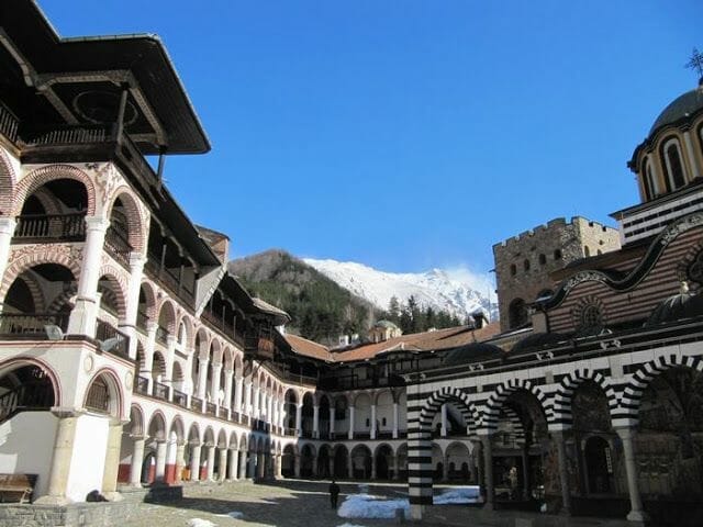 patio monasterio de Rila patio monasterio Rila