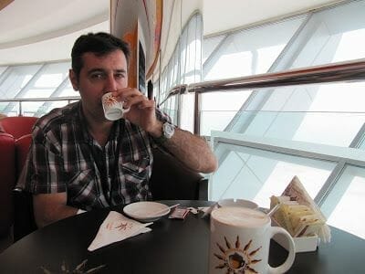 TOMAMOS UN CAFÉ A 160m de altura