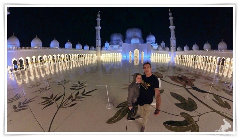 patio Mezquita Sheikh Zayed