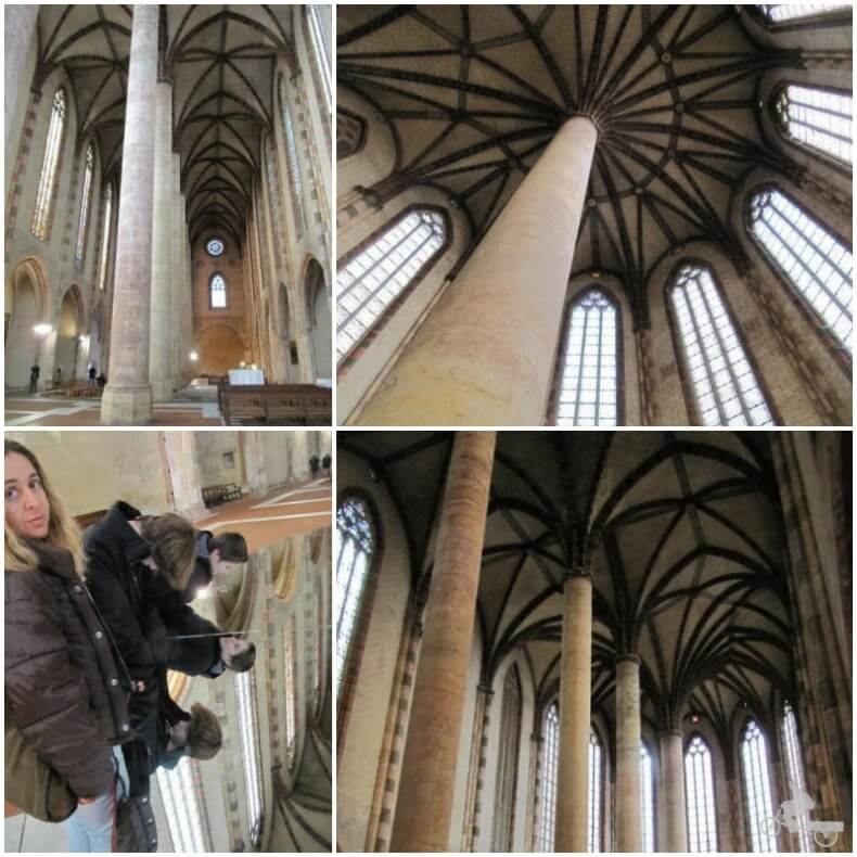 interior y techos de la Iglesia de los Jacobinos en Toulouse
