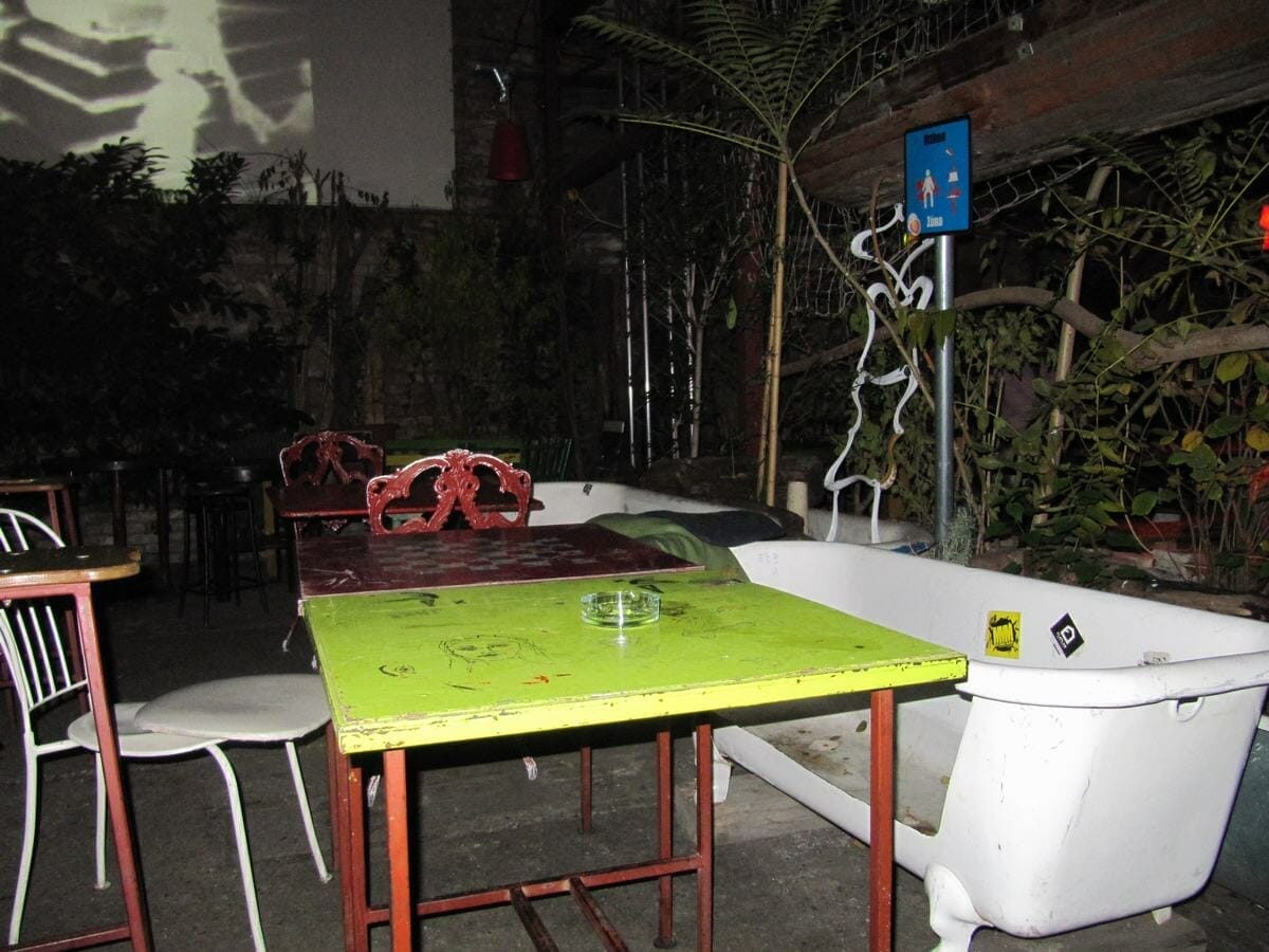 Simpla Bar, Szimpla Kertmozi, bares de Budapest