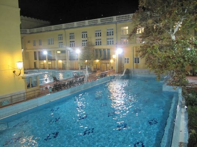 piscina para nadar baños termales Budapest