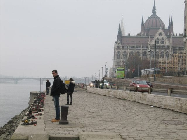monumento a los zapatos