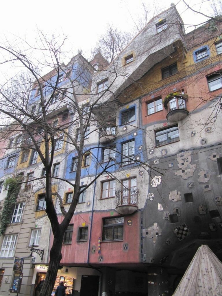 casa Hundertwasserhaus