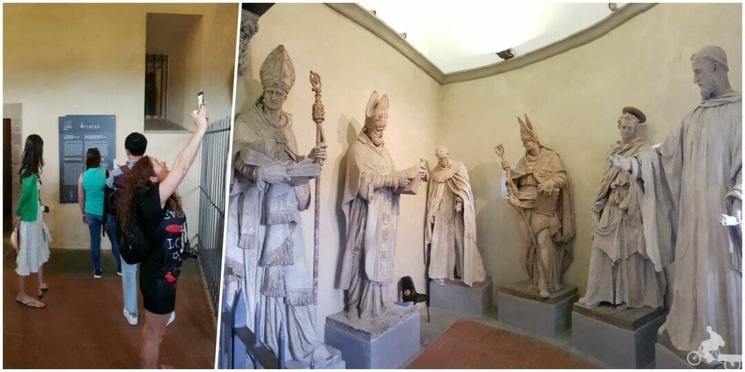 estatuas en la subida a la cupula de florencia