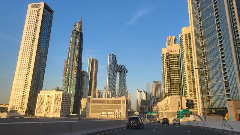 Torres del hotel Address Sky View con el Sky Views Dubai