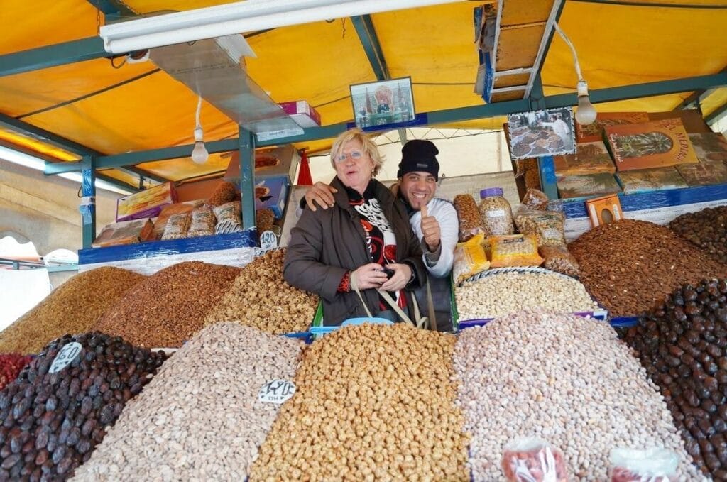vendedor de frutos secos en la plaza Djemaa el Fna frutos secos, plaza Djemaa el Fna