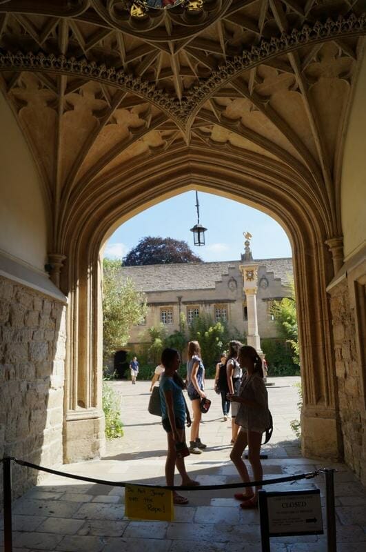 puerta principal del Merton College Merton College