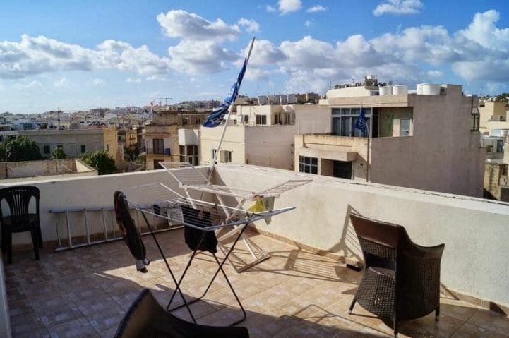 terraza apartamentos en San julian Malta