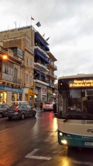 autobus san julian - la Valetta