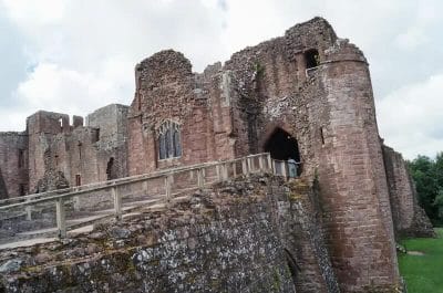 entrada a Goodrich castillo de Goodrich, castillo de godrich, castillos medievales, castillos ingleses,
