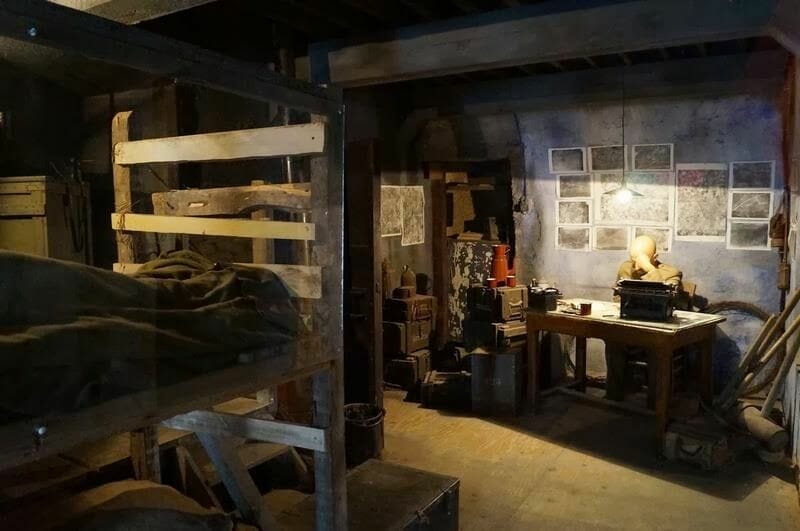 Trincheras de 1914 y el búnker hundido Citadelle dinant