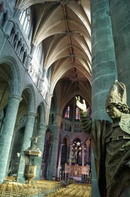 la Collégiale Notre-Dame o Colegiata de Dinant