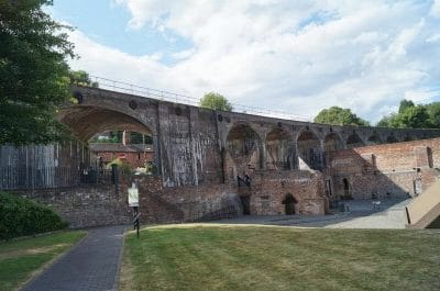 Iron bridge, Iron bridge gorge, puente de hierro, puente de hierro mas antiguo del mundo, cuna revolución industrial, origen revolucion industrial, irn museum, museo del hierro