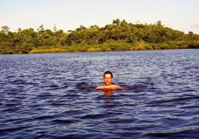 baño en la selva