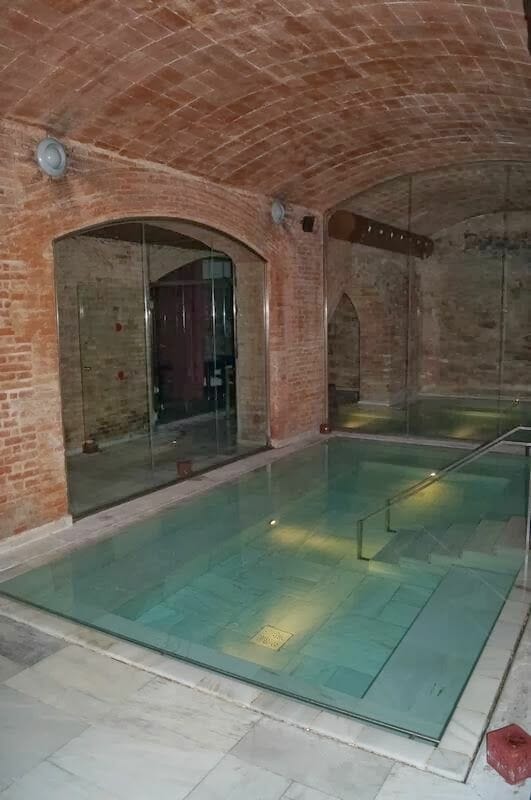 piscina salada baños árabes_01