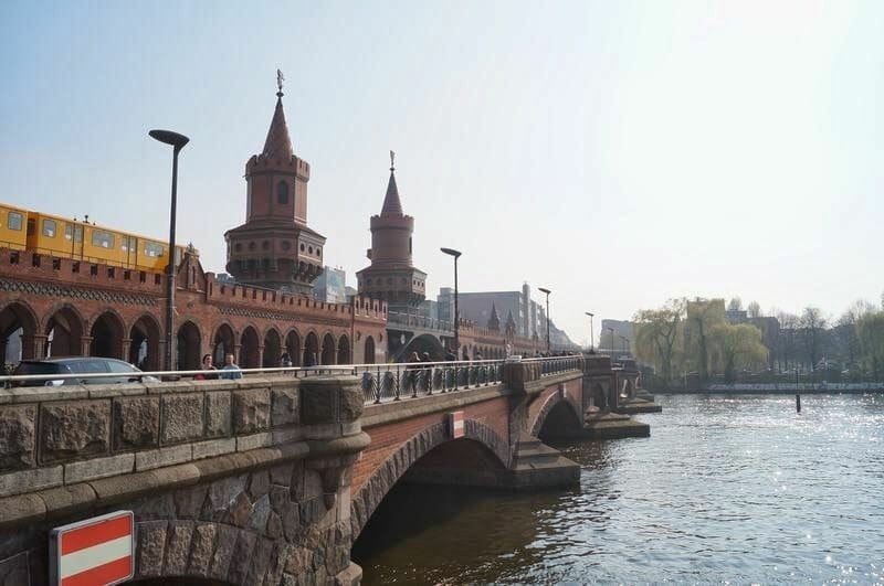 puente Oberbaumbrücke berlín