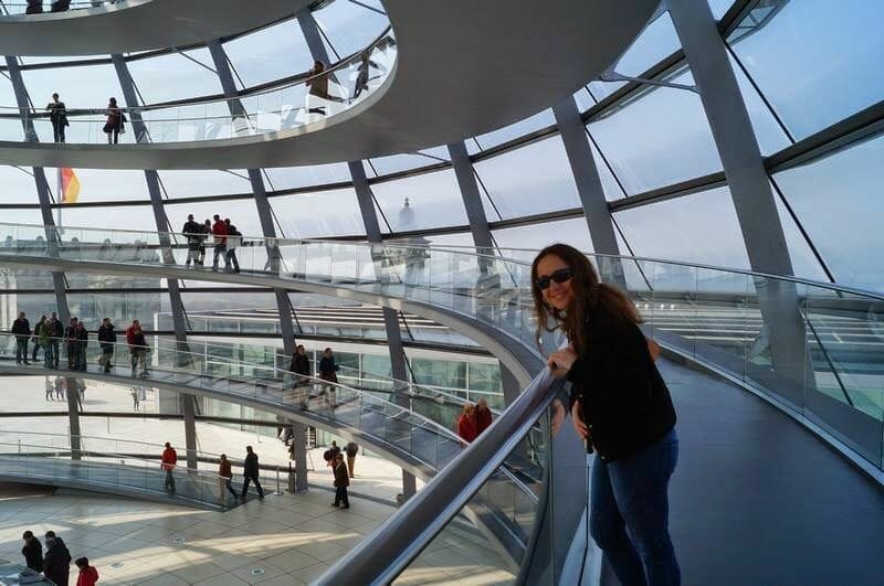 Interior de la Cúpula del Bundestag - Subir a la cúpula del parlamento alemán