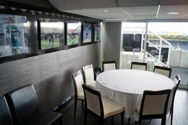 salon estadio de fútbol del Newcastle