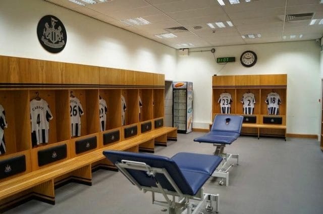 vestuarios estadio de fútbol del Newcastle