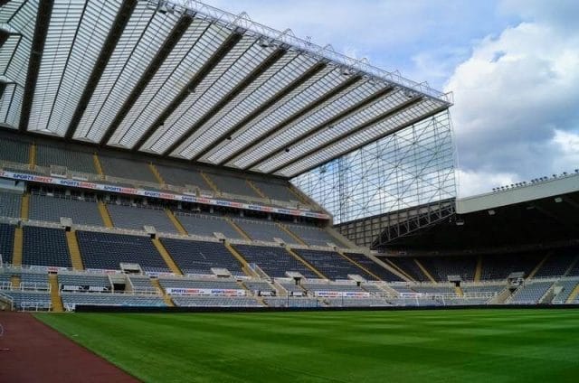 gradas estadio de fútbol del Newcastle
