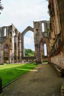 abadia fountains, fountains abbey, abadias cistercienses,cister,cister en Inglaterra, abadias inglesas, monasterios ingleses, monasterios medievales, English heritage, patrimonio humanidad