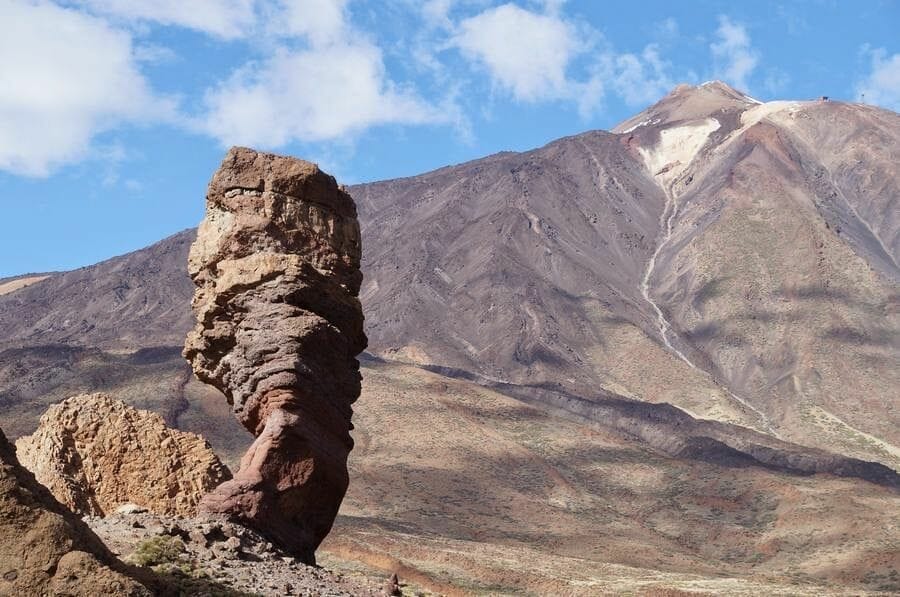 Roque Cinchado o el Árbol de piedra