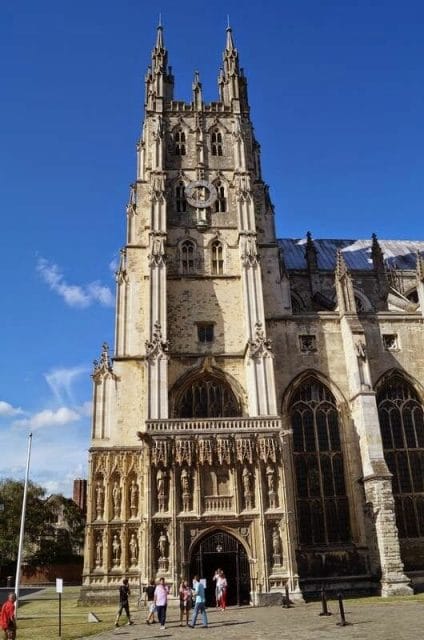 puerta acceso Catedral de Canterbury
