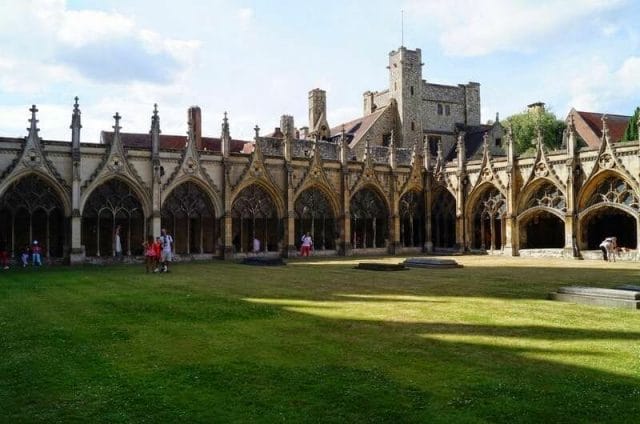 claustro catedral canterbury