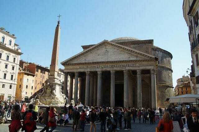 Fachada del Panteón de Roma