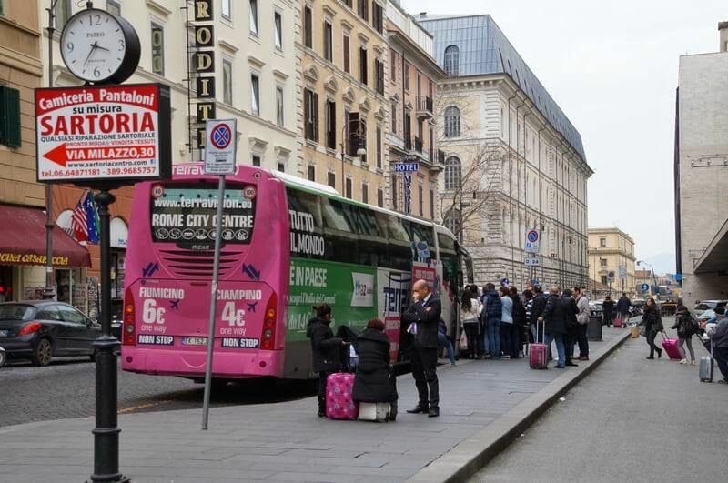 Bus Terravision en Roma Termini