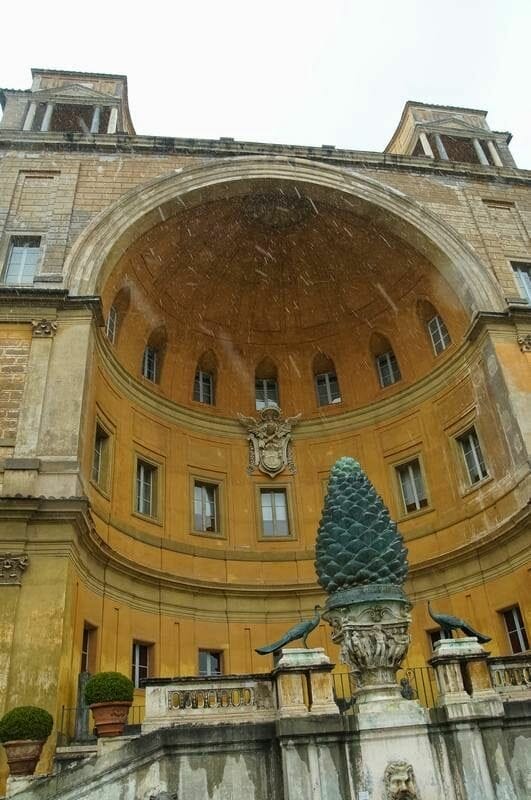 Patio de la Piña museos vaticanos
