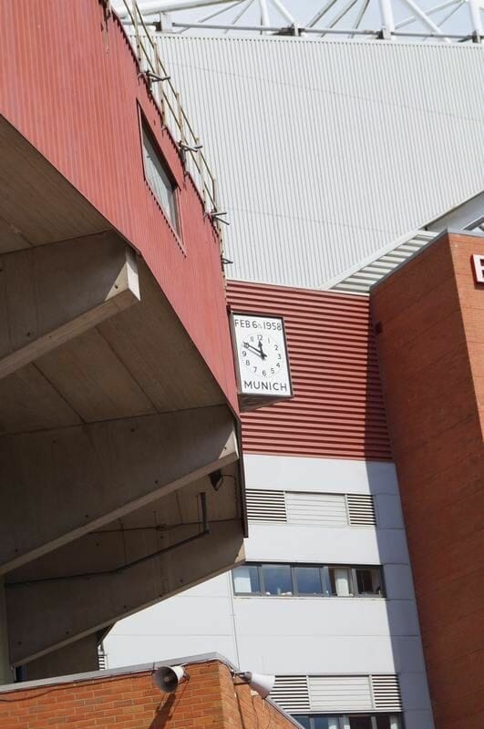Reloj con la hora del accidente equipo Manchester United