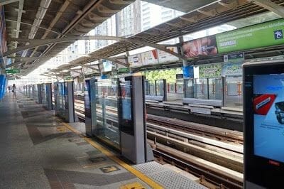 estacion skytrain bangkok