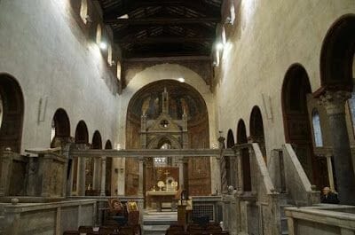 cripta bajo el ábside iglesia Santa María in Cosmedin