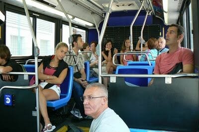 en bus hacia el intrepid bus nueva york