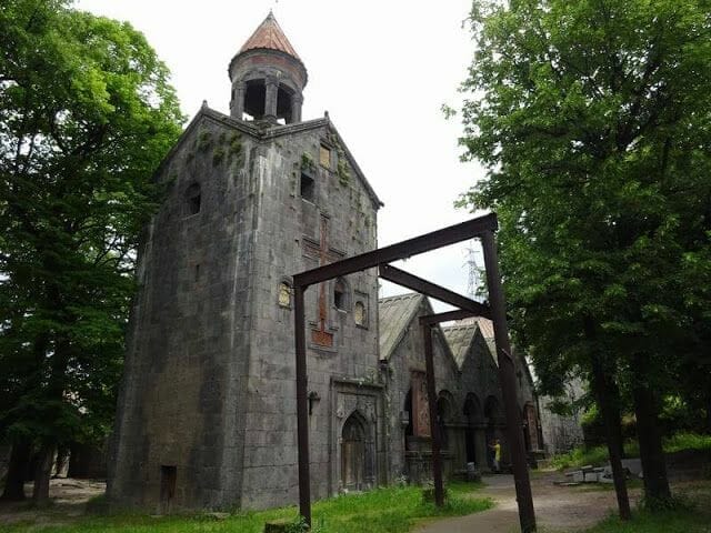el camino para ir de Tiflis a Ereván