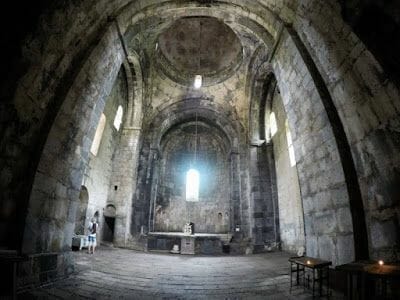 monasterio de SANAHIN por dentro