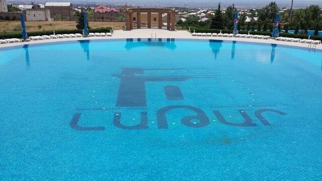 Latar Hotel Complex fondo piscina - mejores hoteles en Erevan
