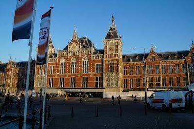 Exterior estación central de Ámsterdam