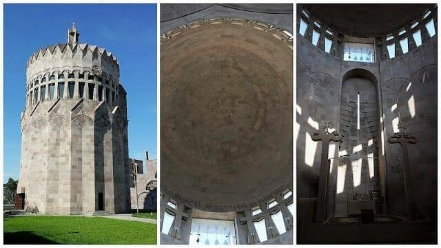 iglesia moderna entrada de Echmiadzin