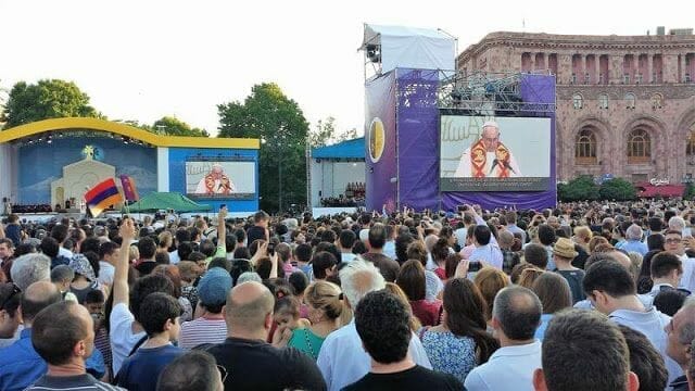 papa en armenia