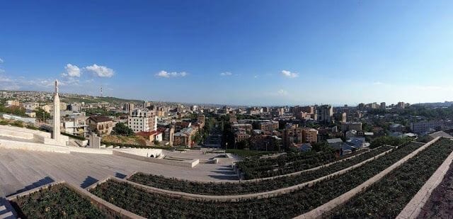 vista yerevan desde la cascada de erevan