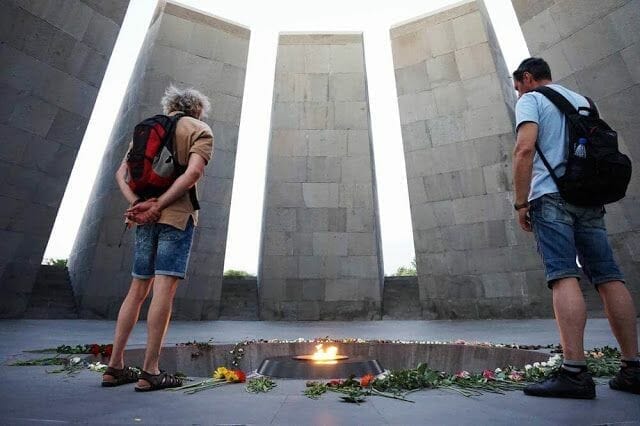llama MONUMENTO AL GENOCIDIO ARMENIO