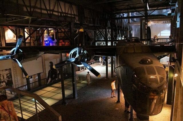 Museo del levantamiento de Varsovia b 24