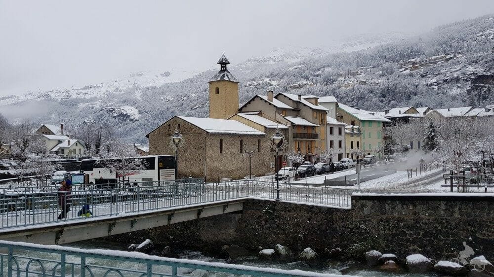 pueblo y río de Ax-les-thermes