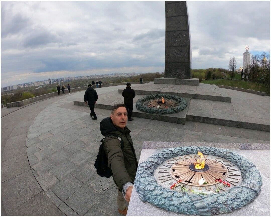 monumento soldado desconocido Kiev