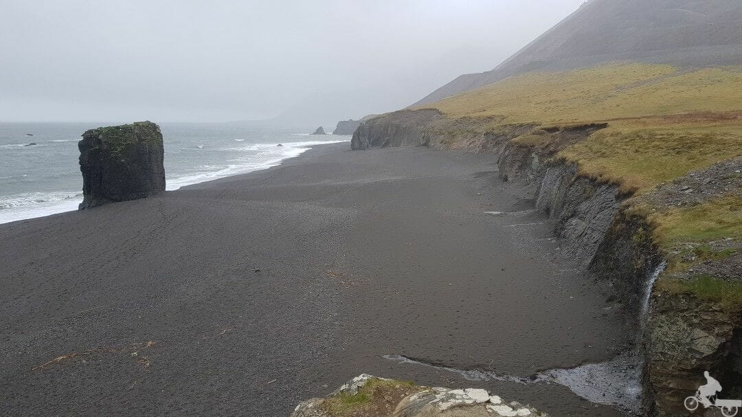 playa fiordos islandia este