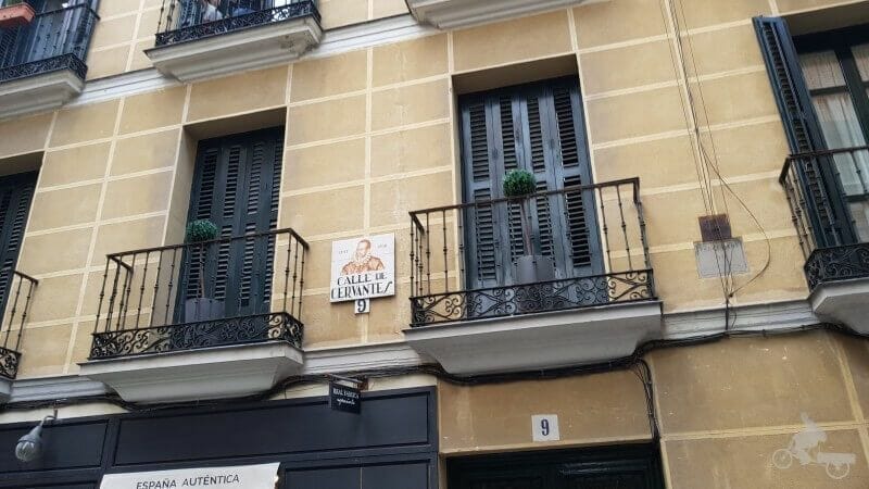 calle cervantes barrio letras madrid