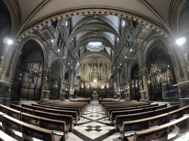 interior basilica montserrat